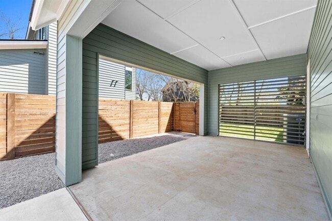 Building Photo - 710 Philco Dr