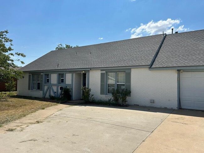Primary Photo - 3420 Fairlane Ave