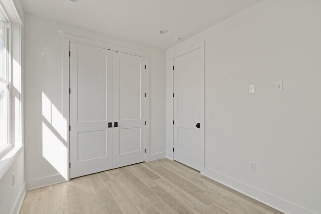Building Photo - 94 Woodshire Dr