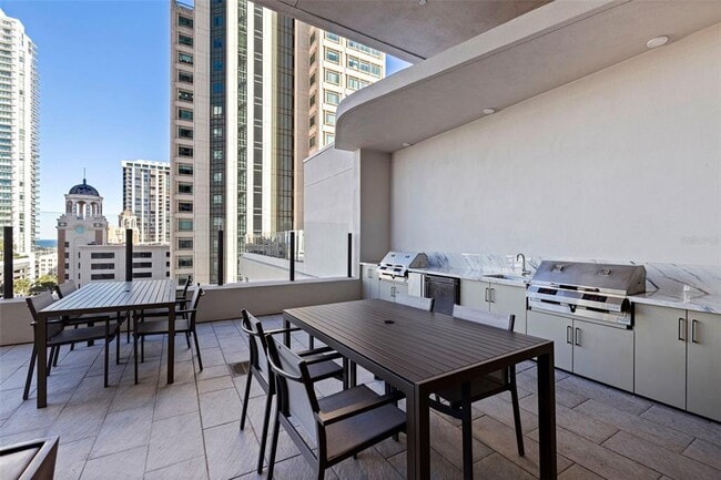 Building Photo - 275 1st Ave S