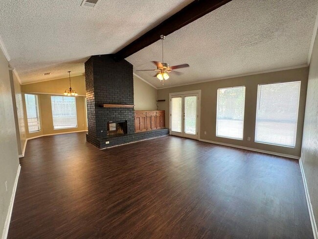 Building Photo - 1107 Spearson Ln