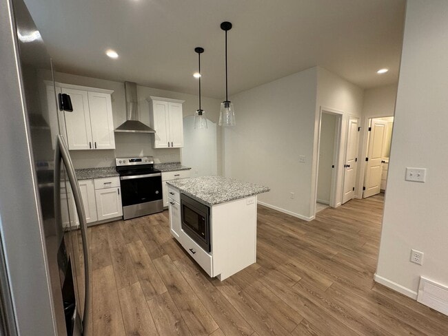 Building Photo - 3-bedroom, 3-bathroom South Fargo Family H...