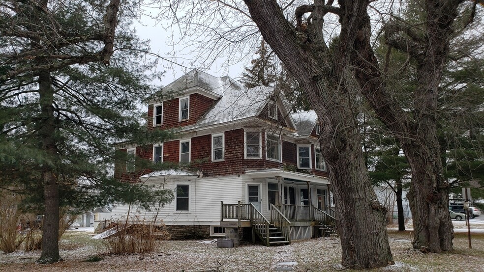 Lots of room - 10 South St