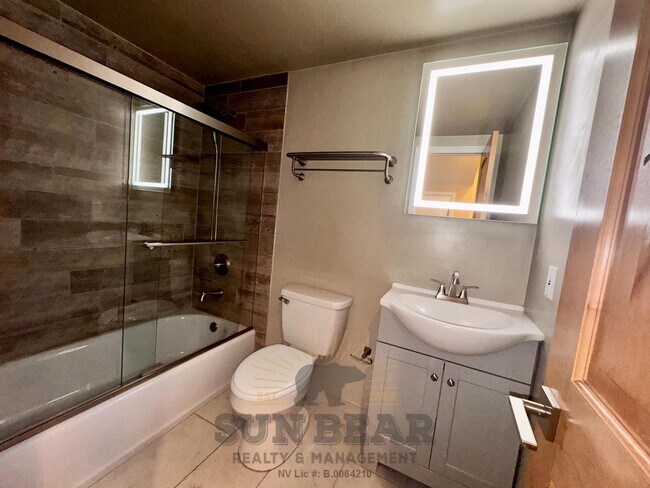 Building Photo - 3 Bedroom!  Dog Friendly!