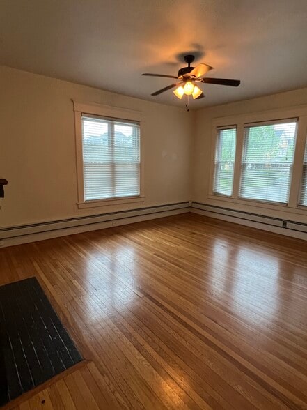 Primary Photo - 144 Claremont Ave