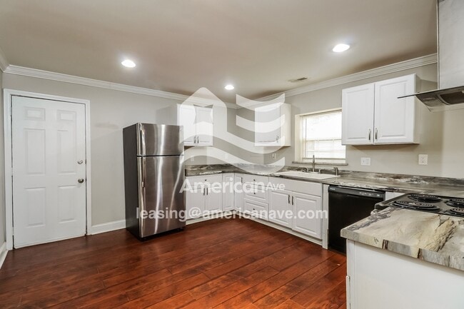 Building Photo - 209 Poplar St
