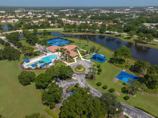 Building Photo - 1676 SW Harbour Isles Cir
