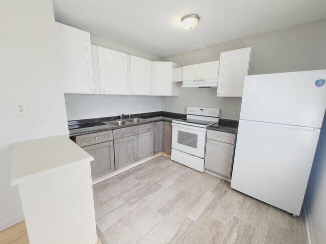 Building Photo - 306 White Dr