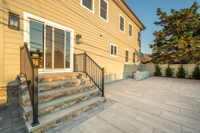 Building Photo - 60 Ramble Ln