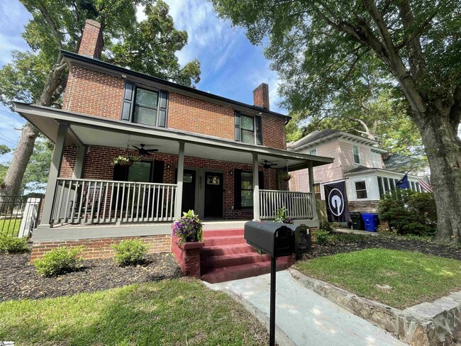 Primary Photo - 501 Hampton Ave