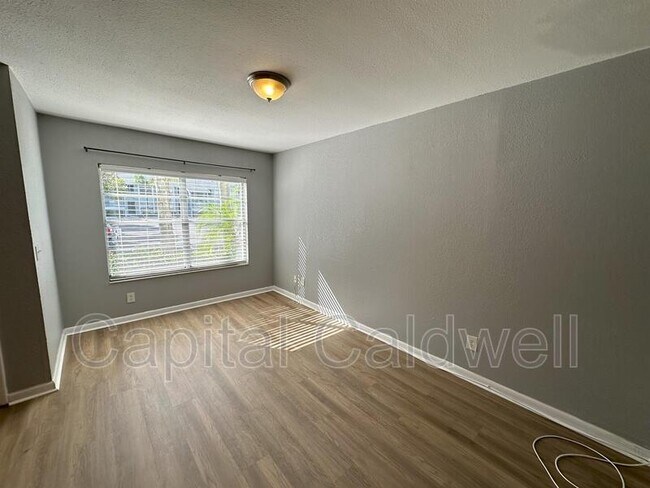Building Photo - 5440 S MacDill Ave