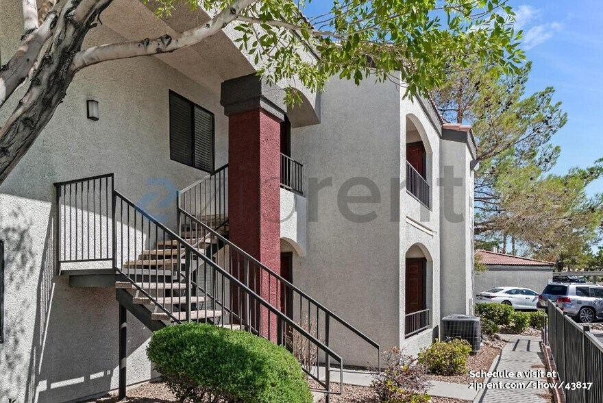 Building Photo - 950 Seven Hills Dr