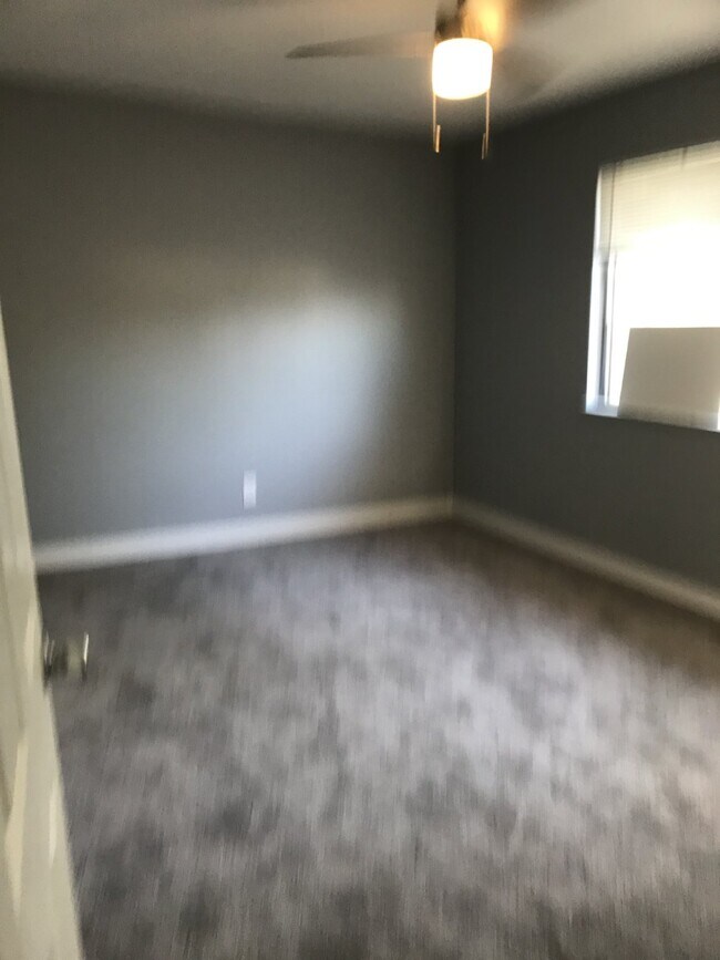 Building Photo - Coming Soon - Gorgeous 2 bedroom / 1 bathroom in Marina Village