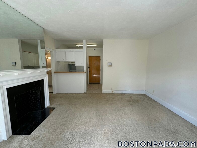 Building Photo - 1223 Beacon St