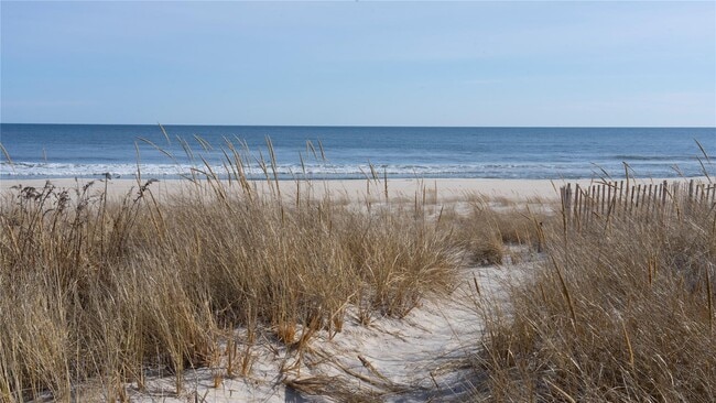 Building Photo - 825 Dune Rd