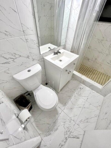 Building Photo - 340 W Blue Heron Blvd