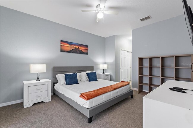 Building Photo - 546 Windsor Pl