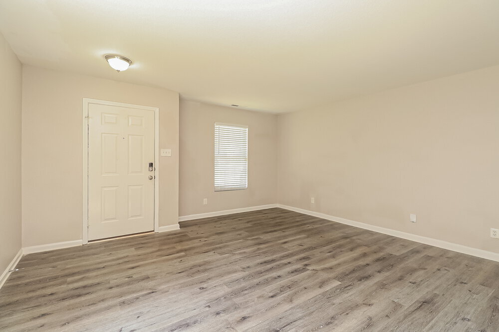 Building Photo - 7234 Fox Point Dr