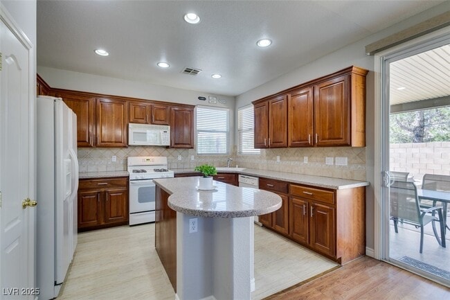 Building Photo - 9005 Semillon St