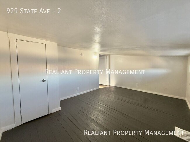 Building Photo - 929 State Ave