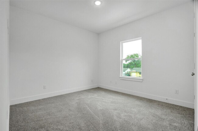 Building Photo - 4512 Brinkley St