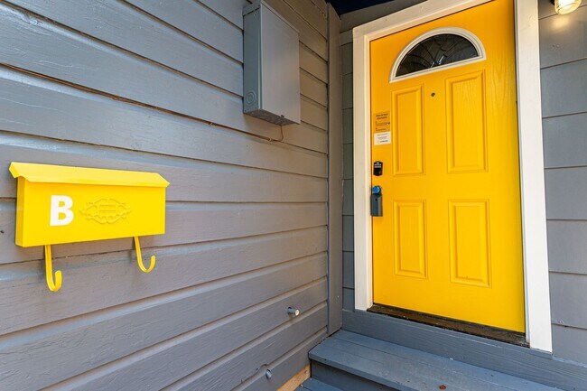 Building Photo - 1909 Morrow St