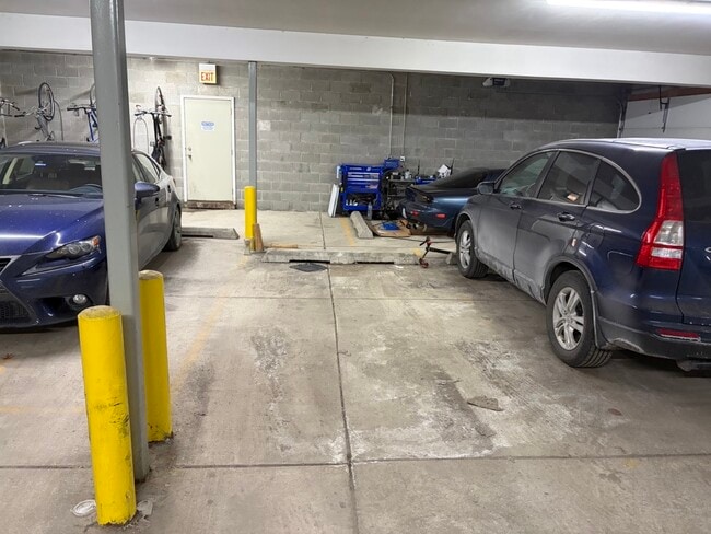 Building Photo - 1730 N Western Ave