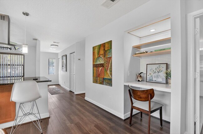 Building Photo - 21911 Cypress Dr