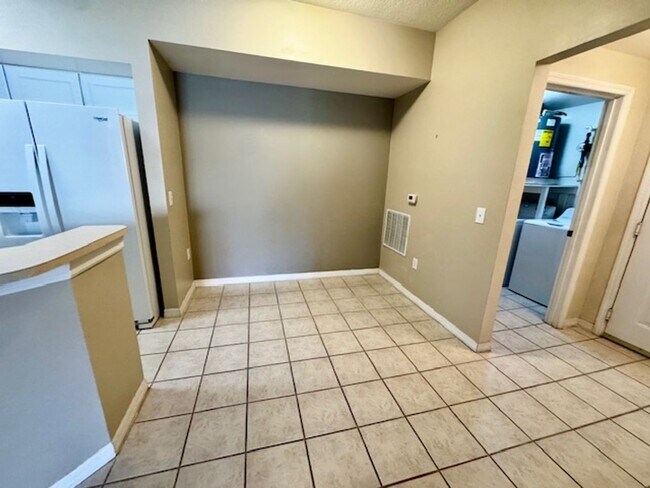 Building Photo - 3 bedroom 2 bathroom Condo in the Gardens at Beachwalk