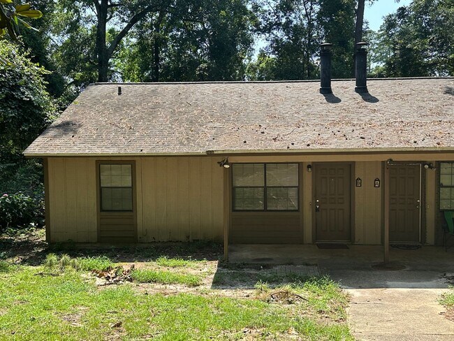 Building Photo - Brewster Estates unit available NOW!