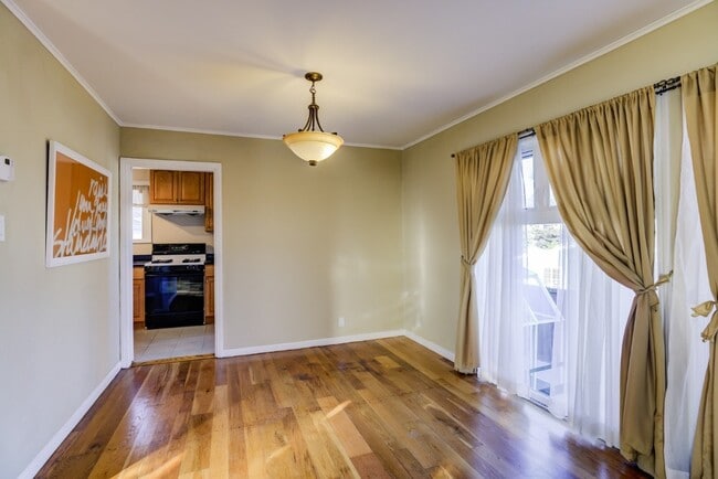 Building Photo - 13 Hermosa Ln