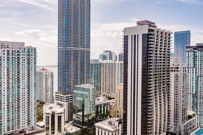 Building Photo - 801 S Miami Ave