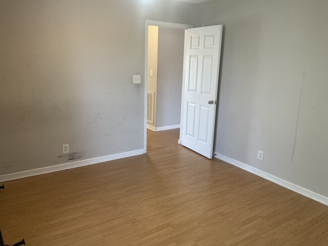 Building Photo - 408 Tobacco Rd