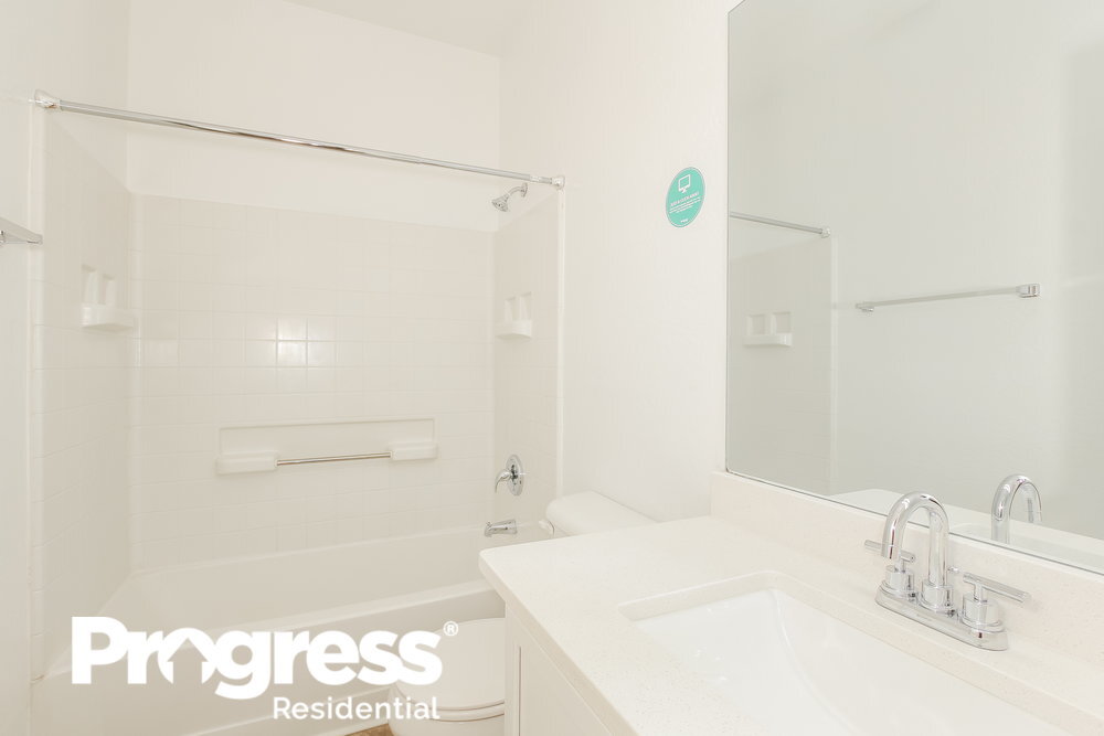 Building Photo - 13758 W Port Royale Ln