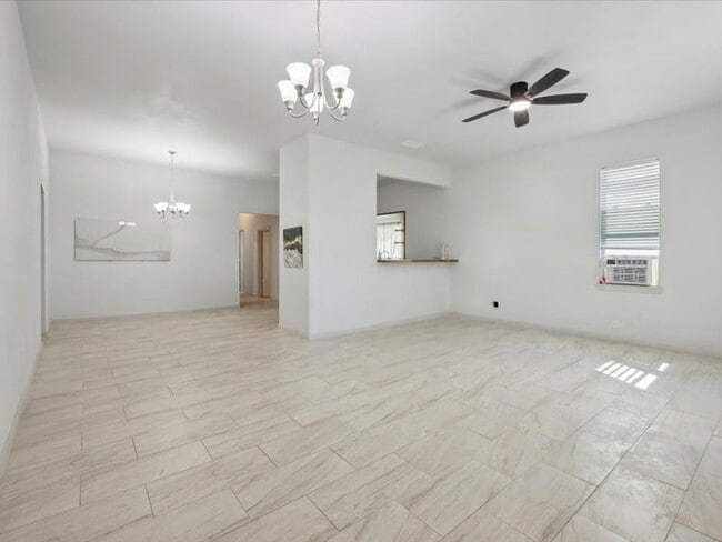 Building Photo - 2290 Orange Ave