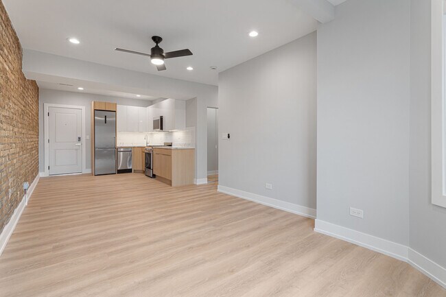 Building Photo - 1556 W Juneway Terrace