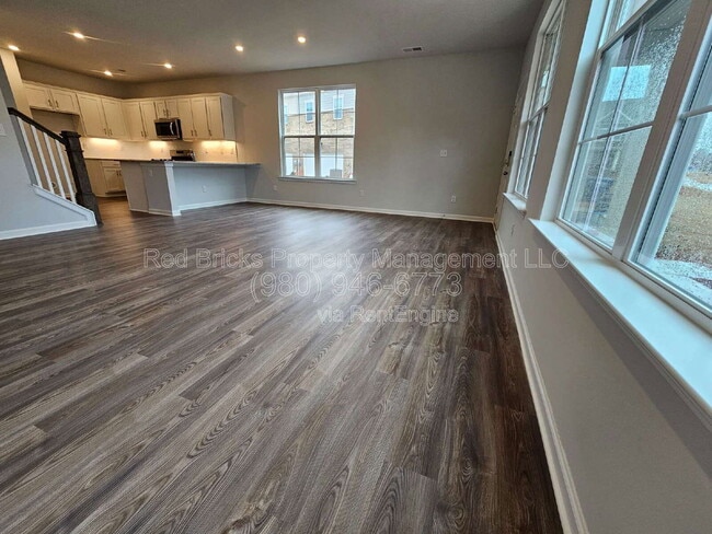 Building Photo - 7828 Nelson Rd