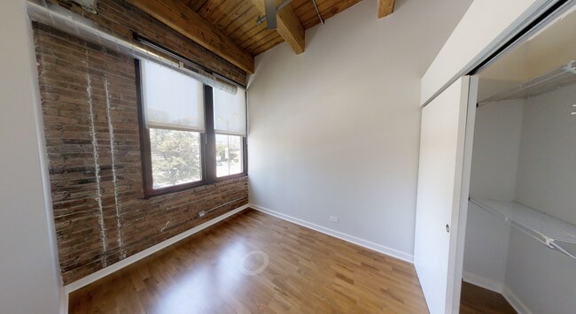 Building Photo - 108 N Green St