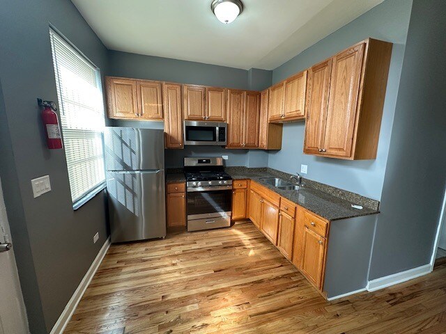 Building Photo - 6948 S Dorchester Ave