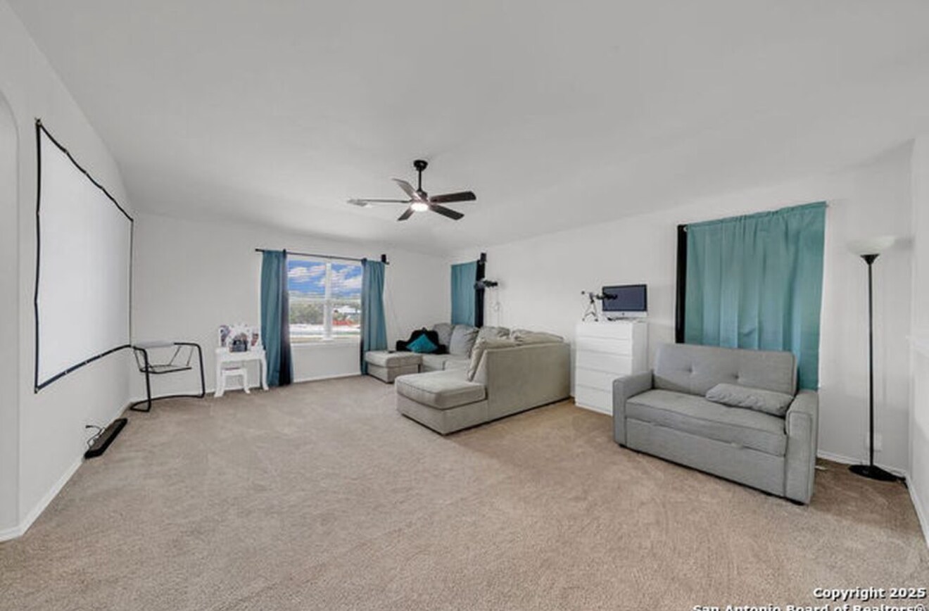 2nd Living Room - 335 Kildeer Crk