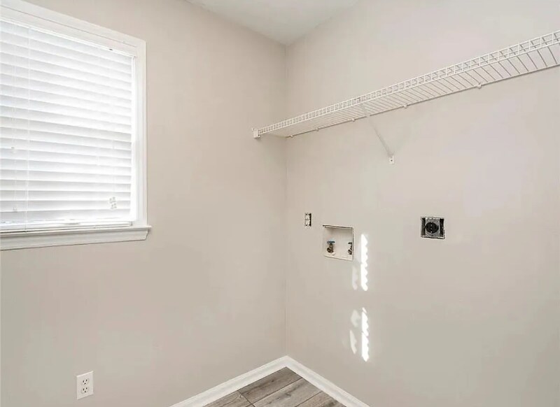 Building Photo - 824 Lockesley Ln