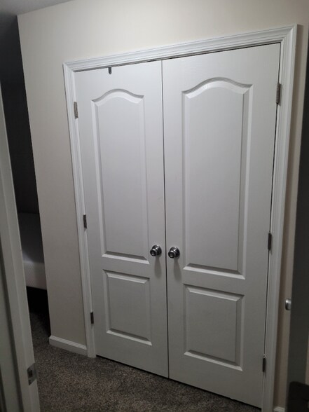 Building Photo - 327 Webster St