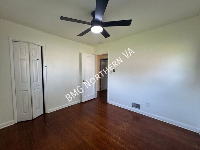 Building Photo - 7046 Lee Park Ct