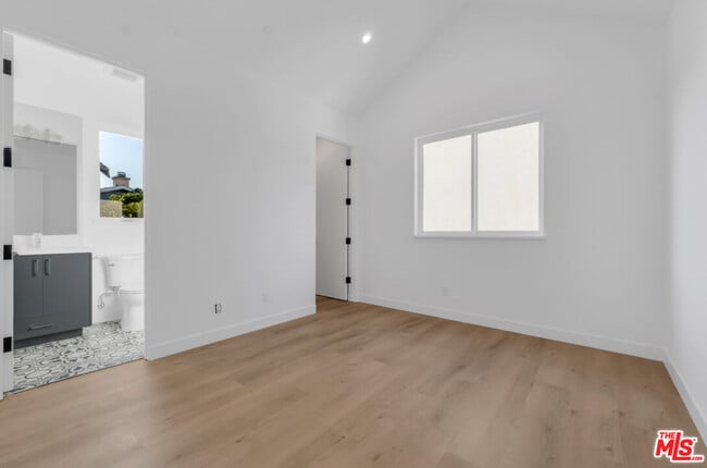 Building Photo - 3137 Curts Ave