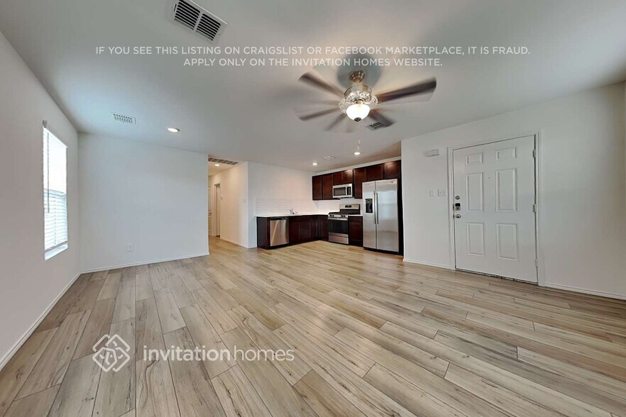Building Photo - 3220 Crestone Dr