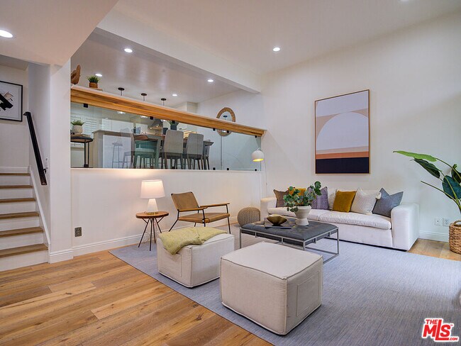 Building Photo - 4746 La Villa Marina