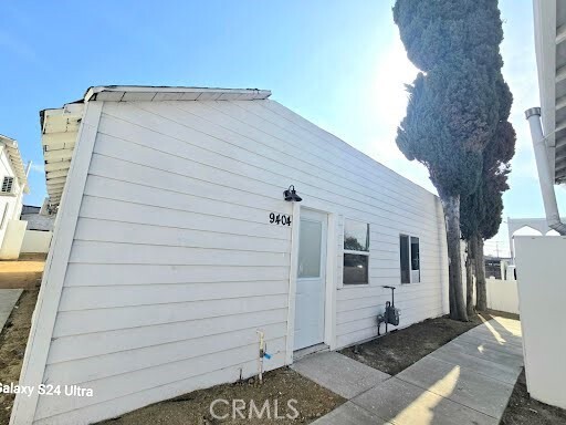 Building Photo - 9404 E Zamora Ave