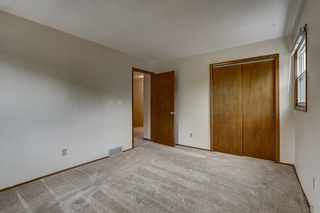 Bedroom 3 6825 - 6825 S Juniper Dr