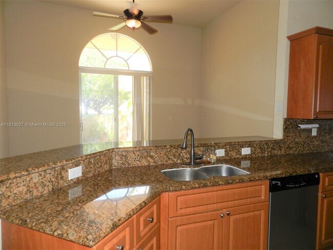 Building Photo - 16020 SW 91st Ct