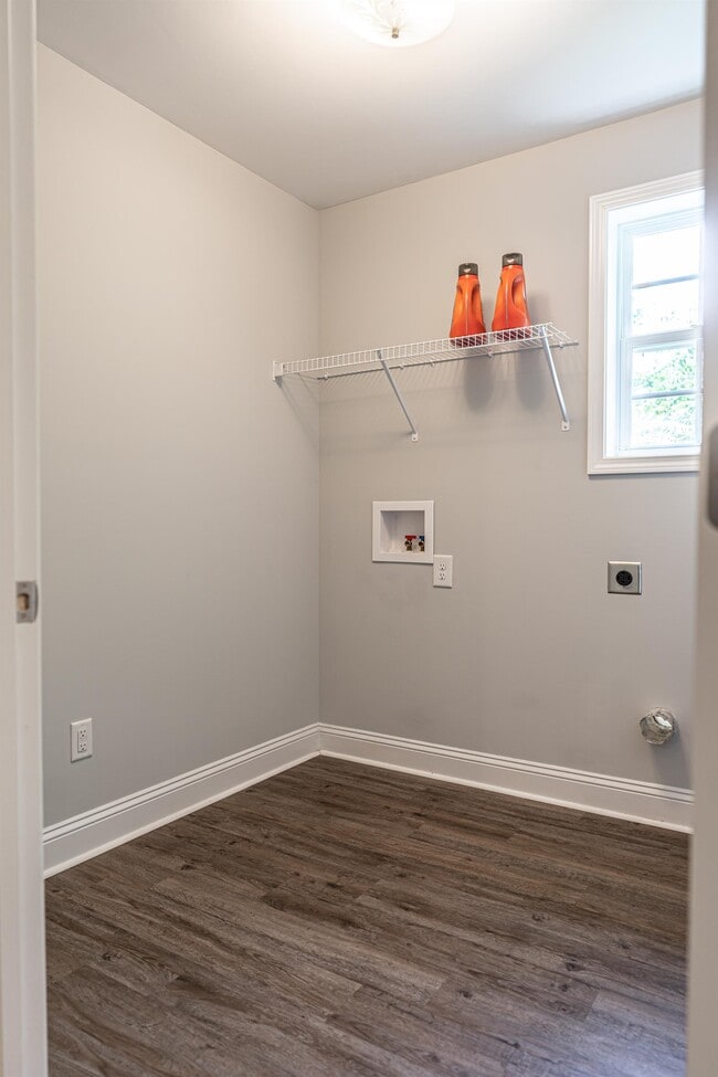 Building Photo - 1040 W Indiana Ave